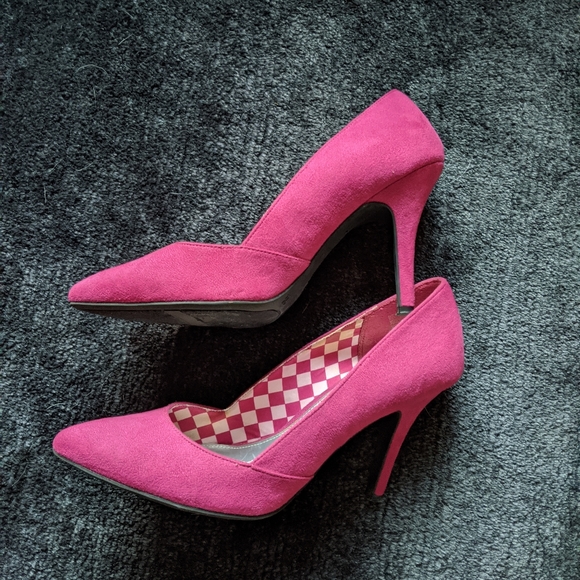 Gorgeous Pumps - Picture 2 of 3